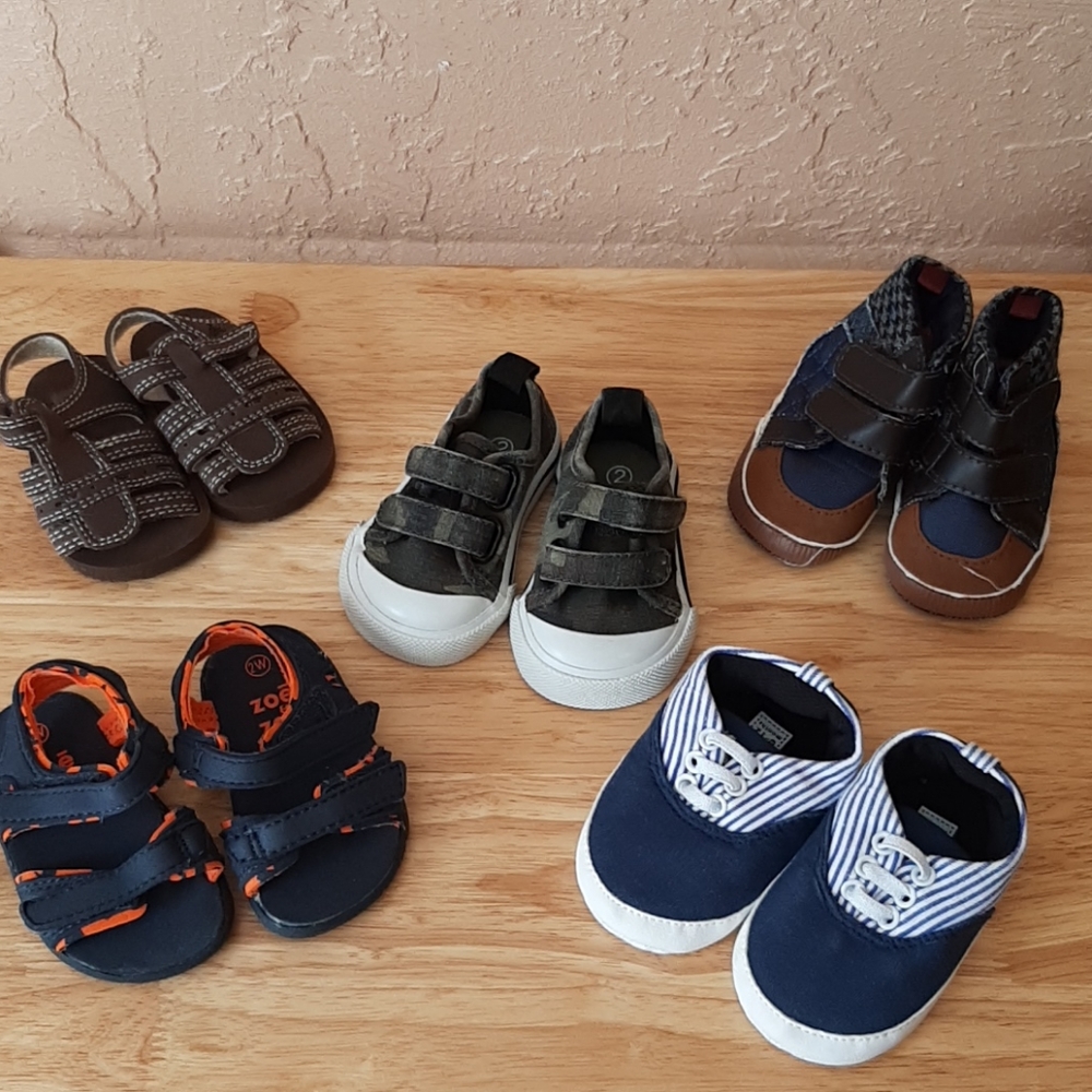 Infant boys shoes 5 pair Sizes 6-12 mo, 1 and 2W